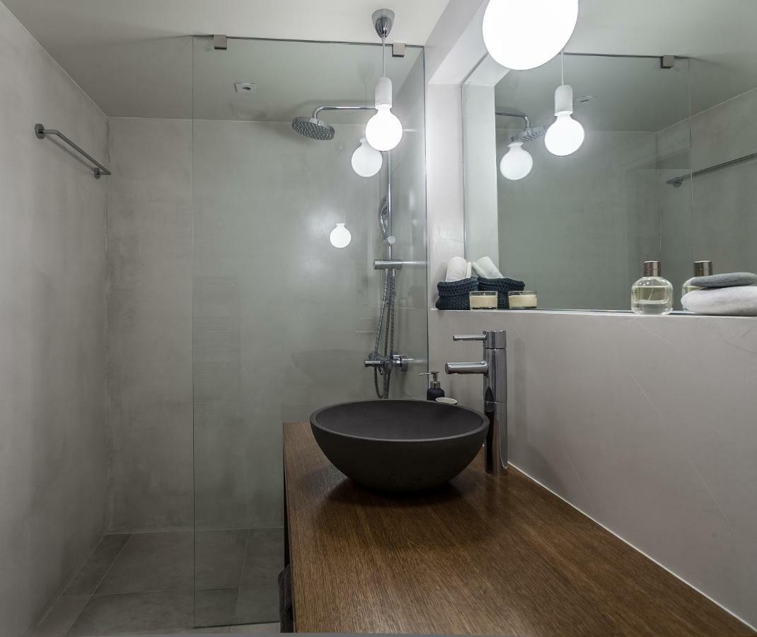 Unique Semi-Basement Stay At The Foot Of The Acropolis أثينا المظهر الخارجي الصورة