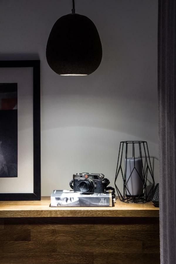 Unique Semi-Basement Stay At The Foot Of The Acropolis أثينا المظهر الخارجي الصورة