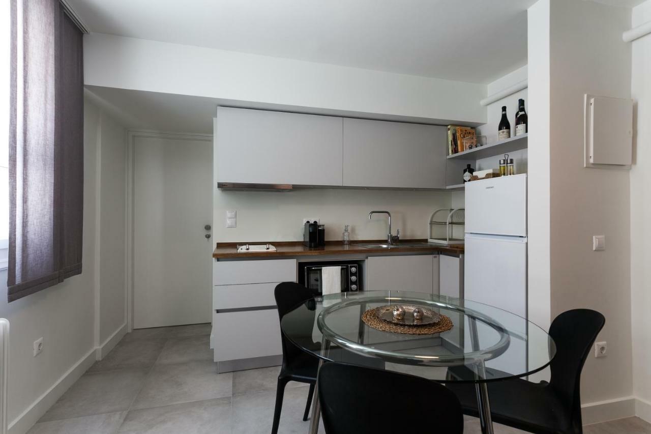 Unique Semi-Basement Stay At The Foot Of The Acropolis أثينا المظهر الخارجي الصورة