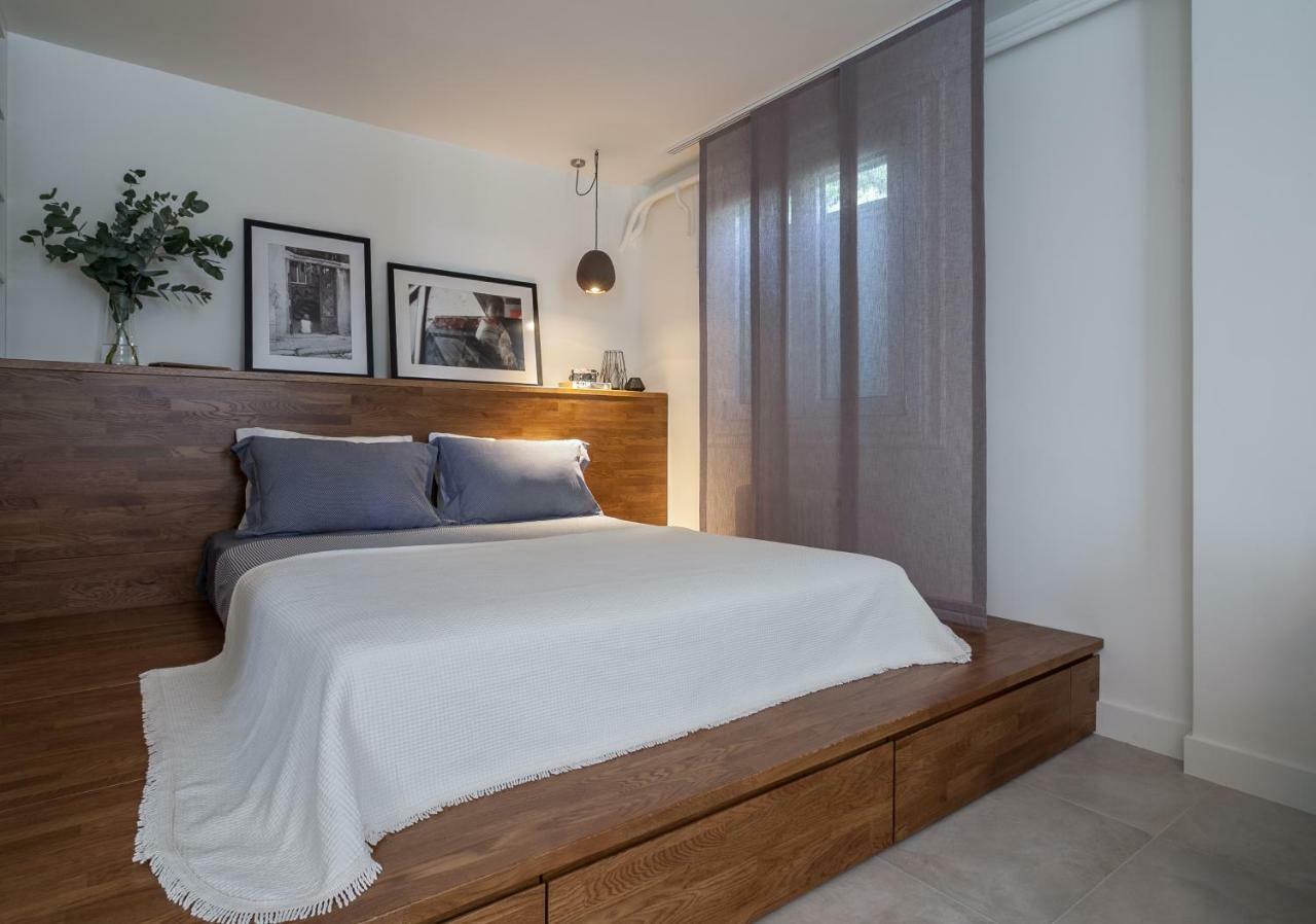 Unique Semi-Basement Stay At The Foot Of The Acropolis أثينا المظهر الخارجي الصورة